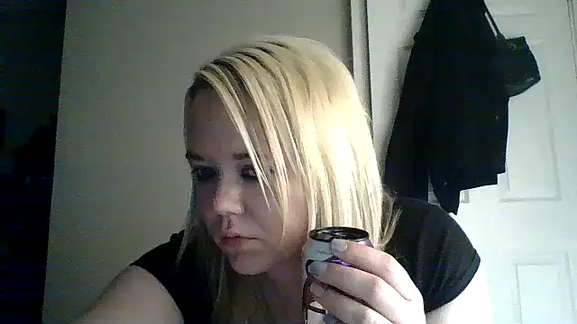 Snapshot of SilverSeductress chatting on February 19, 2026, 10:56 am SilverSeductress online show from February 19, 2026, 10:56 am