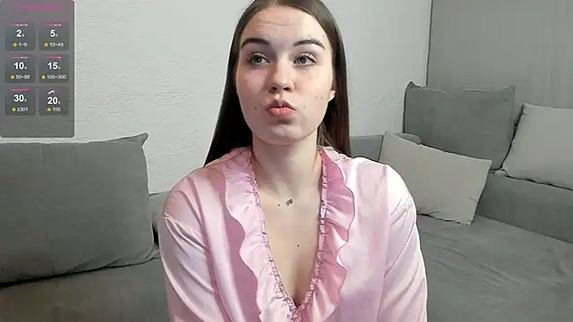 Snapshot of LoreeScialdone chatting on November 12, 2025, 4:11 pm LoreeScialdone online show from November 12, 2025, 4:11 pm