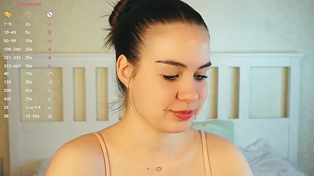 Snapshot of LoreeScialdone chatting on November 17, 2025, 8:24 pm LoreeScialdone online show from November 17, 2025, 8:24 pm