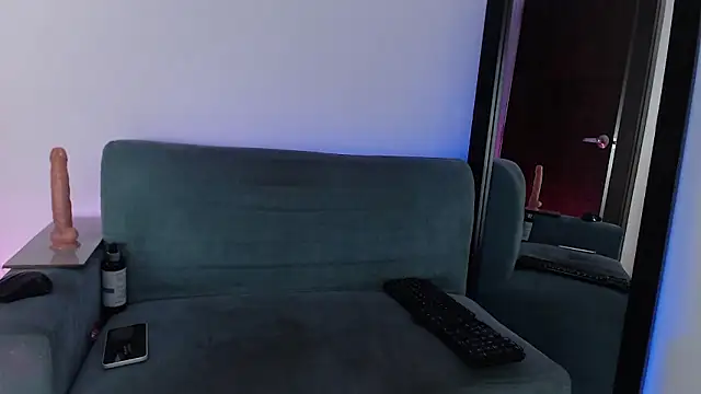 evelinmartinez online show from January 9, 2026, 7:32 pm