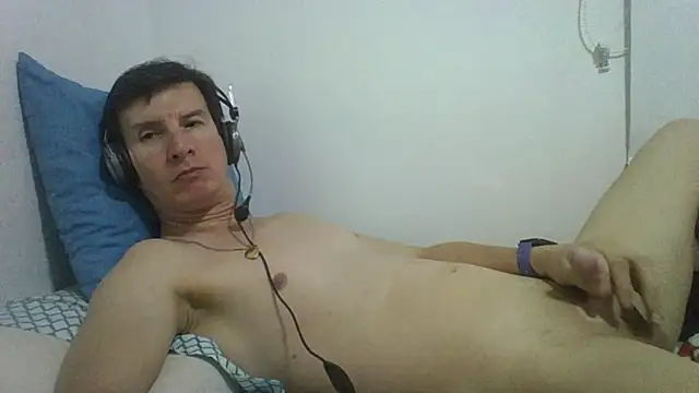 carliesexyman online show from December 20, 2025, 2:47 am