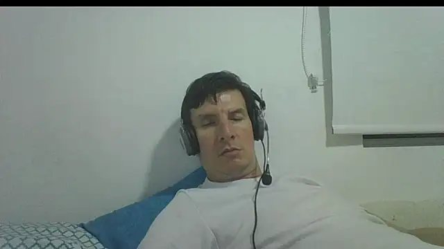 carliesexyman online show from December 1, 2025, 8:37 am