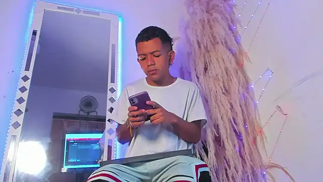 Snapshot of wild_best chatting on October 30, 2025, 7:55 pm wild best online show from October 30, 2025, 7:55 pm