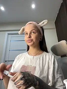 Snapshot of KissMeSashaPlz chatting on October 31, 2025, 1:13 am KissMeSashaPlz online show from October 31, 2025, 1:13 am