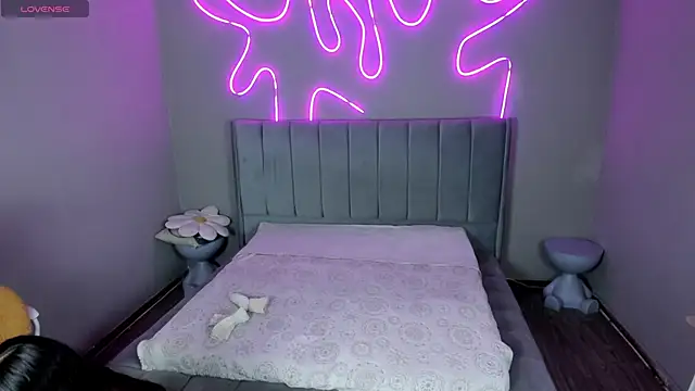 Snapshot of Meganpeach_ chatting on November 11, 2025, 12:44 pm Meganpeach online show from November 11, 2025, 12:44 pm