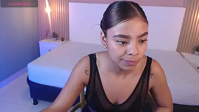 SoffiaDams2 online show from November 23, 2025, 11:53 am