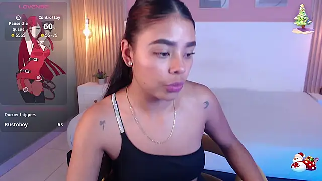 SoffiaDams2 online show from November 18, 2025, 11:57 am