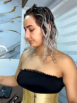 99 natalia online show from October 31, 2025, 6:26 pm