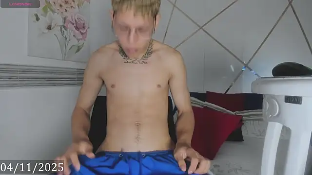 Snapshot of Blaze_Lm chatting on November 4, 2025, 1:15 pm Blaze Lm online show from November 4, 2025, 1:15 pm