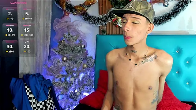 Snapshot of Max_Steell chatting on November 20, 2025, 3:29 am Max Steell online show from November 20, 2025, 3:29 am