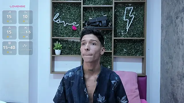 Snapshot of Max_Steell chatting on November 2, 2025, 1:54 am Max Steell online show from November 2, 2025, 1:54 am