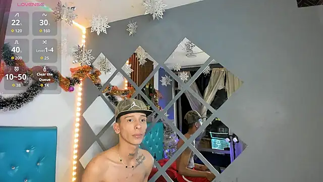 Snapshot of Max_Steell chatting on November 26, 2025, 3:39 am Max Steell online show from November 26, 2025, 3:39 am