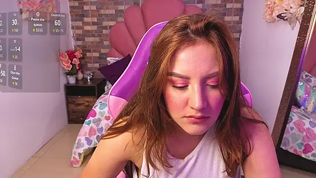 Snapshot of Adrimaretti chatting on December 16, 2025, 8:13 pm Adrimaretti online show from December 16, 2025, 8:13 pm