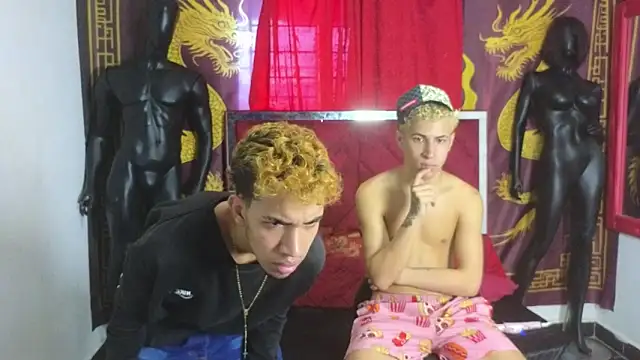 Snapshot of Scoundrel_Room chatting on November 18, 2025, 8:45 pm Scoundrel Room online show from November 18, 2025, 8:45 pm