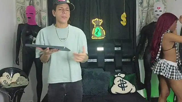 Snapshot of Scoundrel_Room chatting on November 30, 2025, 3:29 am Scoundrel Room online show from November 30, 2025, 3:29 am