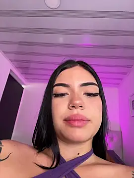 VioletEvanzz online show from November 20, 2025, 12:17 pm