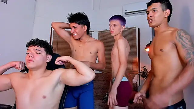 Snapshot of Amazing_BoysW chatting on November 14, 2025, 8:12 pm Amazing BoysW online show from November 14, 2025, 8:12 pm