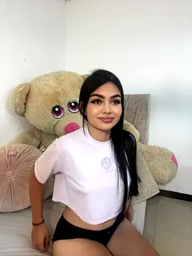 Snapshot of little_emiily_ chatting on October 28, 2025, 7:57 pm little emiily  online show from October 28, 2025, 7:57 pm