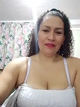 Snapshot of Adelgey-Michell chatting on November 7, 2025, 3:38 pm Adelgey-Michell online show from November 7, 2025, 3:38 pm