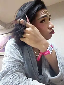 FernandaFox  online show from April 28, 2026, 11:31 pm