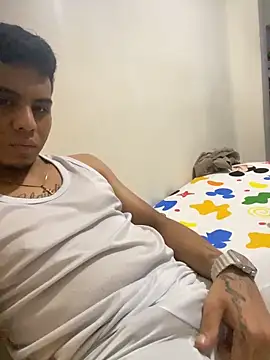 MichaManu7 online show from November 8, 2025, 3:43 am