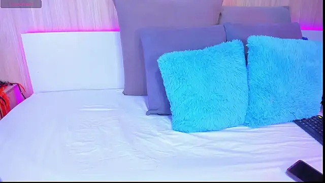 Alanna-Hank online show from November 1, 2025, 2:40 am