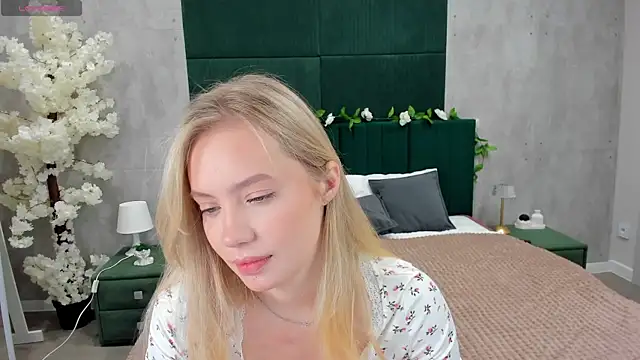 Snapshot of Melanie_Ryer chatting on November 14, 2025, 11:30 pm Melanie Ryer online show from November 14, 2025, 11:30 pm