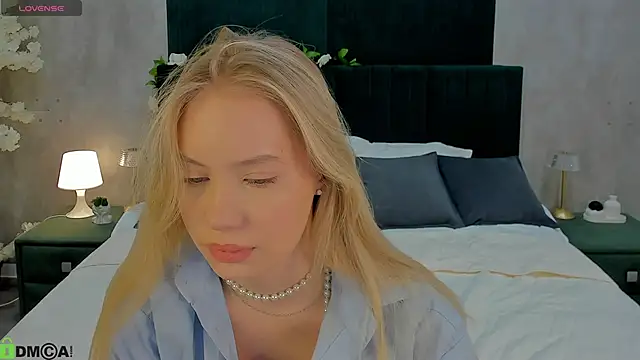 Snapshot of Melanie_Ryer chatting on November 25, 2025, 12:00 am Melanie Ryer online show from November 25, 2025, 12:00 am