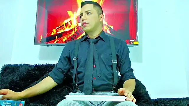 Snapshot of Mike_Fetiche chatting on November 15, 2025, 3:32 am Mike Fetiche online show from November 15, 2025, 3:32 am