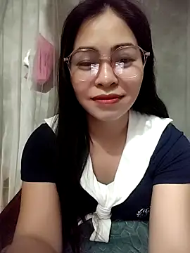 Bamboo-niee123 online show from April 22, 2026, 3:41 pm