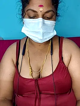 deepikasree143 online show from November 4, 2025, 7:39 pm