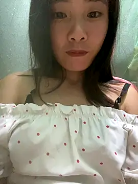 Snapshot of Elysia-007 chatting on October 29, 2025, 1:10 pm Elysia-007 online show from October 29, 2025, 1:10 pm