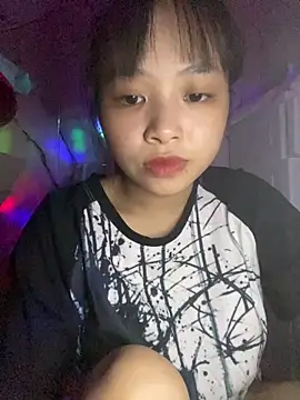 Snapshot of Tina-Marie chatting on November 6, 2025, 4:00 pm Tina-Marie online show from November 6, 2025, 4:00 pm