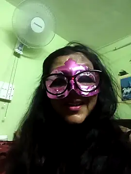 Snapshot of LOVE__RANI chatting on June 16, 2026, 8:03 am LOVE RANI online show from June 16, 2026, 8:03 am