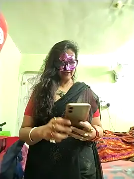 Snapshot of LOVE__RANI chatting on November 13, 2025, 8:29 am LOVE RANI online show from November 13, 2025, 8:29 am