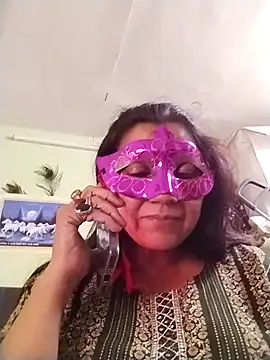 Snapshot of LOVE__RANI chatting on November 15, 2025, 1:04 pm LOVE RANI online show from November 15, 2025, 1:04 pm