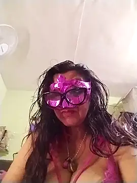 Snapshot of LOVE__RANI chatting on November 4, 2025, 12:20 pm LOVE RANI online show from November 4, 2025, 12:20 pm