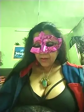 Snapshot of LOVE__RANI chatting on November 16, 2025, 1:10 am LOVE RANI online show from November 16, 2025, 1:10 am