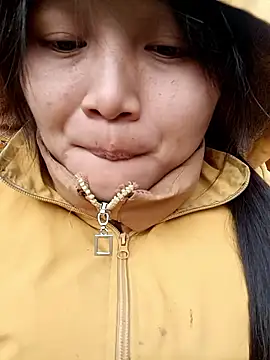 yoyo-mi online show from December 19, 2025, 10:06 am