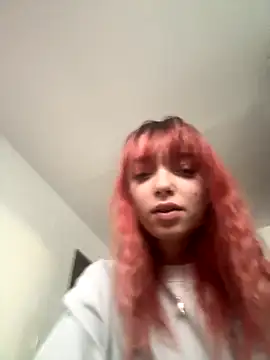 Snapshot of ValeriaFlame_ chatting on November 20, 2025, 1:56 pm ValeriaFlame online show from November 20, 2025, 1:56 pm