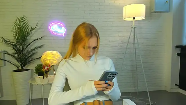 Snapshot of BeckieCrunkleton chatting on November 1, 2025, 8:08 am BeckieCrunkleton online show from November 1, 2025, 8:08 am