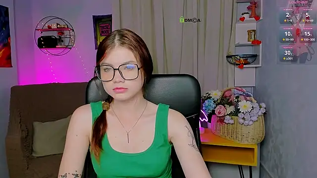 Snapshot of isabel_wave chatting on July 9, 2026, 7:24 pm isabel wave online show from July 9, 2026, 7:24 pm