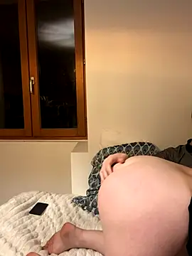 Snapshot of grosculsexy22 chatting on November 15, 2025, 8:24 pm grosculsexy22 online show from November 15, 2025, 8:24 pm