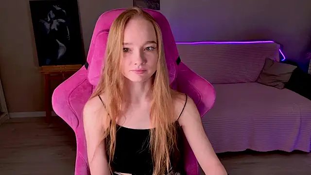 Snapshot of Shawty_Mia chatting on November 9, 2025, 1:15 pm Shawty Mia online show from November 9, 2025, 1:15 pm