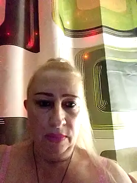 Esenia505 online show from December 22, 2025, 5:40 am