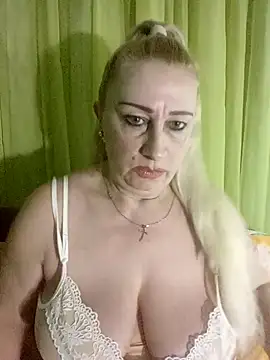 Esenia505 online show from April 28, 2026, 2:27 am