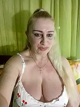Esenia505 online show from April 28, 2026, 2:43 pm