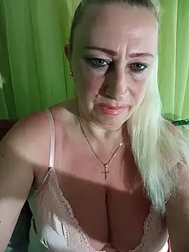 Esenia505 online show from July 3, 2026, 2:51 am