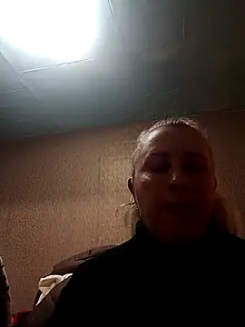 Esenia505 online show from October 29, 2025, 2:16 pm