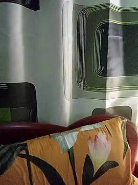 Snapshot of Esenia505 chatting on December 1, 2025, 4:41 pm Esenia505 online show from December 1, 2025, 4:41 pm